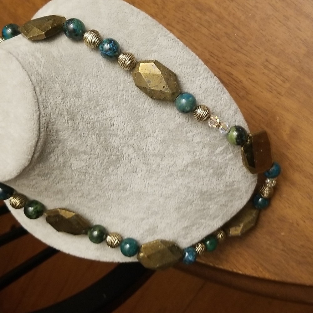 Bold Statement Necklace - image 3